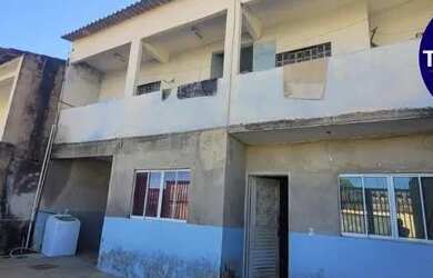 Imagem: A casa possui 3 Dormitórios, 3 Banheiros, 250m² de Área e