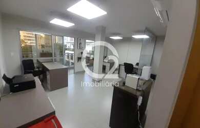 Imagem: O depósito possui 1 Vaga na garagem, 42m² de Área e está