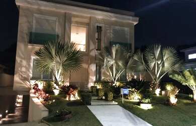 Imagem: A casa em condomínio possui 4 Dormitórios, 5 Banheiros, 5