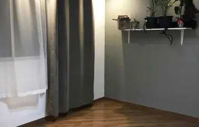 Imagem: O apartamentoe possui 2 Dormitórios, 1 Banheiro, 1 Vaga na