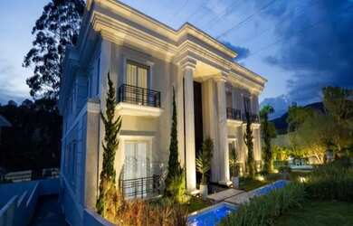 Imagem: A casa em condomínio possui 5 Dormitórios, 5 Banheiros, 5