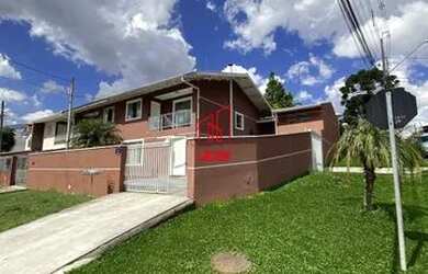 Imagem: A casa possui 3 Dormitórios, 3 Banheiros, 2 Vagas na garagem