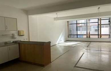 Imagem: O depósito possui 68m² de Área e está localizado em Centro