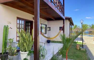 Imagem: A casa em condomínio para alugar possui 3 Dormitórios, 3 Banheiros