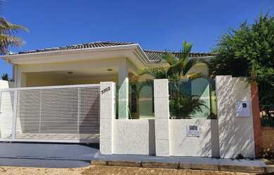 Imagem: A casa em condomínio possui 3 Dormitórios, 4 Banheiros, 2