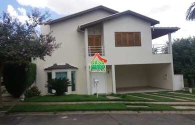 Imagem: A casa em condomínio possui 4 Dormitórios, 5 Banheiros, 4