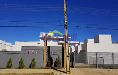 Imagem: A casa em condomínio possui 2 Dormitórios, 2 Banheiros, 1