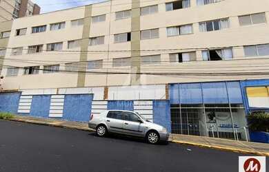 Imagem: O depósito possui 5 Vagas na garagem e 1350m² de Área e está