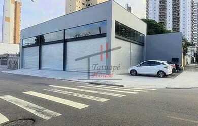 Imagem: O depósito possui 4 Vagas na garagem e 220m² de Área e está