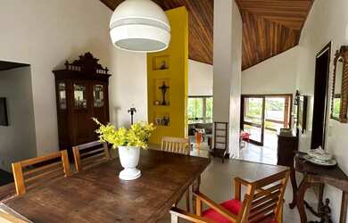 Imagem 2: Casa, Quintas do Candeal, 275m², 3/4 2 Suítes, 4 Vagas de Garagem, Piscina...