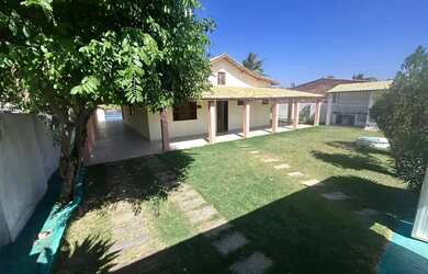 Imagem: A casa possui 4 Dormitórios, 5 Banheiros, 5 Vagas na garagem