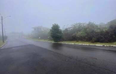 Imagem: O terreno possui 728m² de Área e está localizado em Gramado