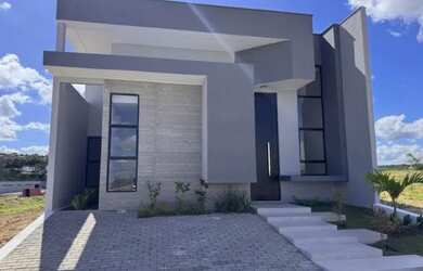 Imagem: A casa em condomínio possui 3 Dormitórios e está localizado