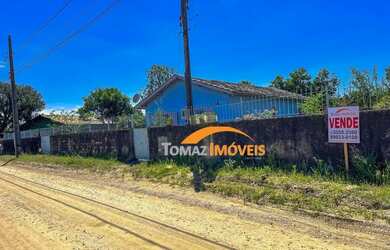 Imagem: A casa possui 2 Dormitórios, 2 Banheiros, 1 Vaga na garagem