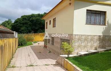 Imagem: A casa possui 5 Dormitórios, 4 Banheiros, 220m² de Área e