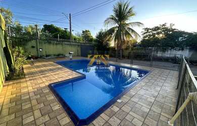 Imagem: A casa possui 2 Dormitórios, 2 Banheiros, 2 Vagas na garagem