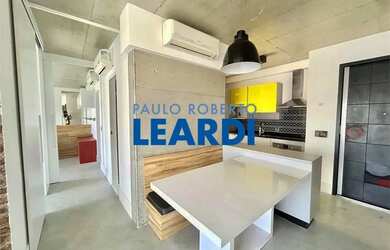 Imagem: O apartamento possui 2 Dormitórios, 2 Banheiros, 2 Vagas na