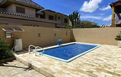 Imagem 4: Casa à venda, mobiliada com piscina aquecida, pertinho do mar - no Bairro Centro de Imbé!