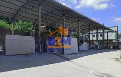 Imagem: O depósito possui 1500m² de Área e está localizado em Jardim