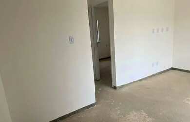 Imagem 5: Casa 2/4 solta dos dois lados, próximo da Av. Fraga Maia