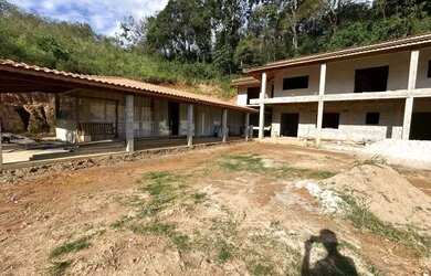 Imagem: A chácara possui 1.200m² de Área e está localizado em Sítio