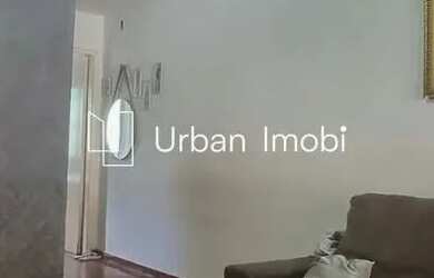 Imagem: A casa à venda possui 2 Dormitórios, 2 Banheiros, 1 Vaga na