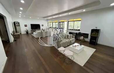 Imagem: O apartamento possui 5 Dormitórios, 5 Banheiros, 3 Vagas na