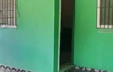 Imagem: A casa possui 4 Dormitórios, 2 Banheiros, 2 Vagas na garagem