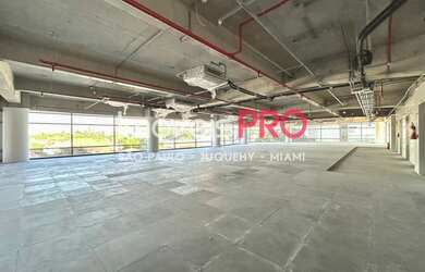 Imagem: O depósito possui 5 Vagas na garagem e 731m² de Área e está