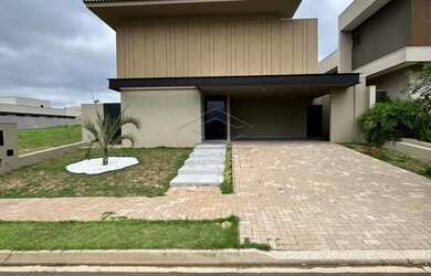 Imagem: A casa em condomínio possui 3 Dormitórios, 4 Banheiros, 2