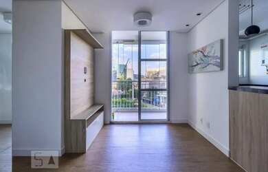 Imagem: O apartamento possui 2 Dormitórios, 1 Banheiro, 1 Vaga na garagem