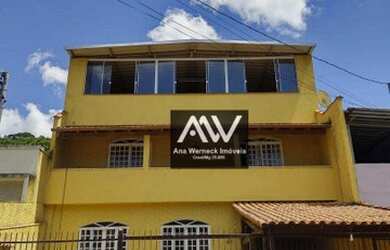 Imagem: A casa possui 5 Dormitórios, 3 Banheiros, 2 Vagas na garagem