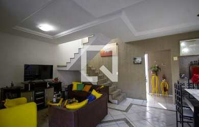 Imagem: A casa possui 4 Dormitórios, 4 Banheiros, 2 Vagas na garagem