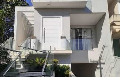 Imagem: A casa em condomínio possui 3 Dormitórios, 5 Banheiros, 5