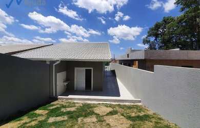 Imagem: A casa possui 2 Dormitórios, 2 Banheiros, 2 Vagas na garagem