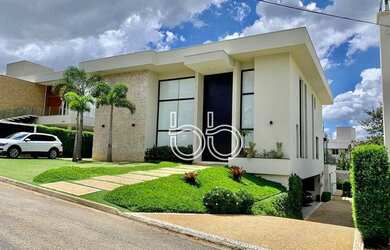 Imagem: A casa em condomínio possui 5 Dormitórios, 5 Banheiros, 5