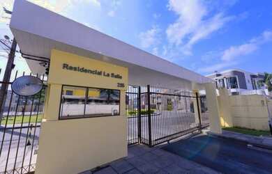 Imagem: A casa em condomínio possui 3 Dormitórios, 3 Banheiros, 3