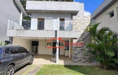 Imagem: A casa em condomínio possui 3 Dormitórios, 3 Banheiros, 4