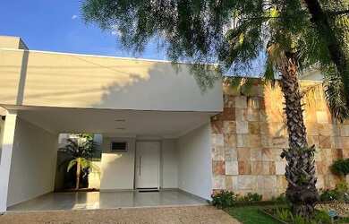 Imagem: A casa em condomínio possui 3 Dormitórios, 3 Banheiros, 2