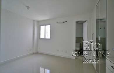 Imagem 9: Cobertura à venda no Recreio dos Bandeirantes. RJ. Quadra da praia