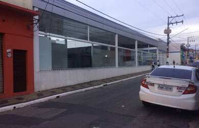 Imagem: O depósito possui 5 Vagas na garagem, 2.360m² de Área e