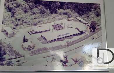 Imagem: O terreno à venda possui 8000m² de Área e está localizado