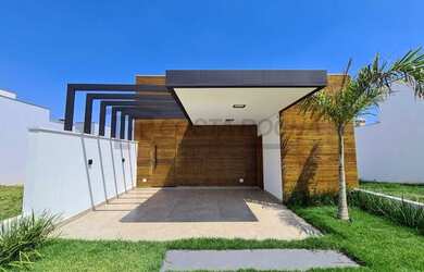 Imagem: A casa em condomínio possui 3 Dormitórios, 2 Banheiros, 2