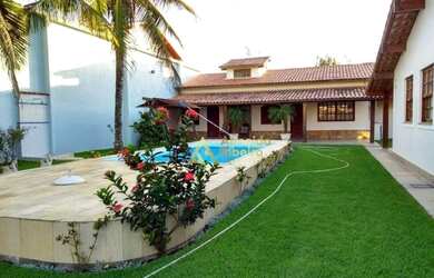 Imagem: A casa em condomínio possui 5 Dormitórios, 2 Banheiros, 250m²