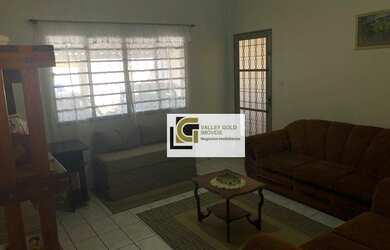 Imagem: A casa possui 2 Dormitórios, 2 Banheiros, 4 Vagas na garagem