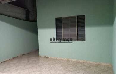 Imagem: A casa possui 2 Dormitórios, 2 Banheiros, 2 Vagas na garagem