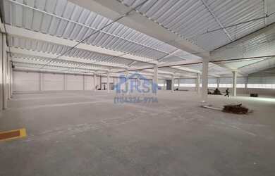 Imagem: O depósito possui 5 Vagas na garagem e 34000m² de Área e