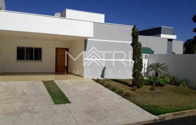 Imagem: A casa em condomínio possui 3 Dormitórios, 3 Banheiros, 4