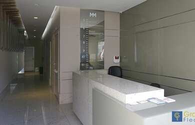 Imagem: O depósito possui 1 Vaga na garagem, 67m² de Área e está