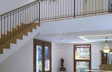 Imagem: A casa em condomínio possui 4 Dormitórios, 5 Banheiros, 5